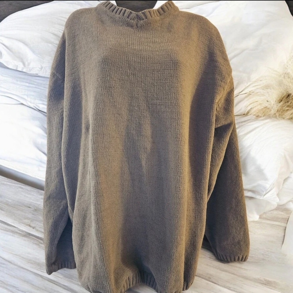 Elegant Tan Women's Crew Neck Sweater